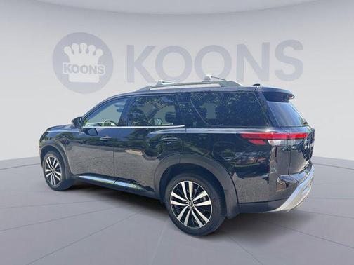 Super Black 2024 Nissan Pathfinder Platinum 4WD