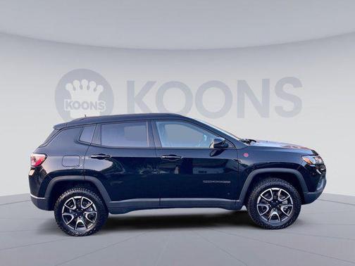 2024 Jeep Compass Trailhawk