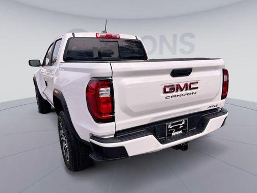 2025 GMC Canyon Base