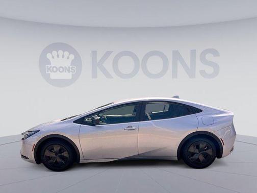 2023 Toyota Prius LE