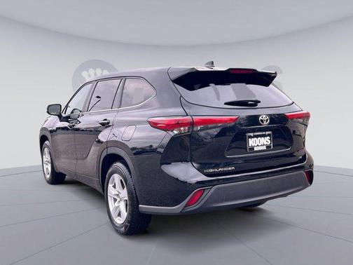 2023 Toyota Highlander LE