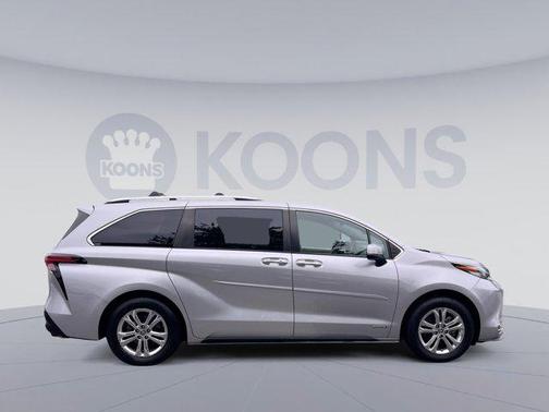 2021 Toyota Sienna Platinum 7 Passenger