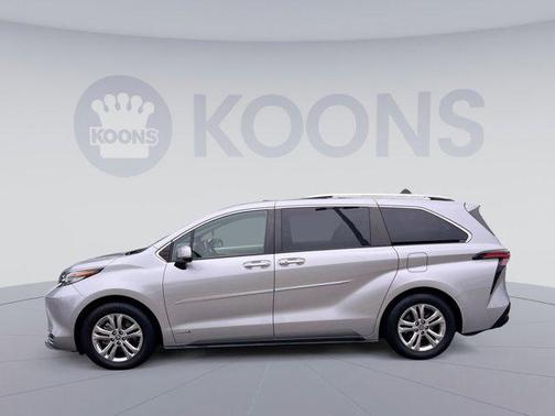 2021 Toyota Sienna Platinum 7 Passenger