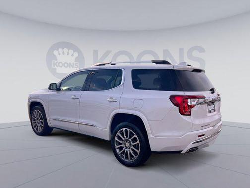 2023 GMC Acadia Denali