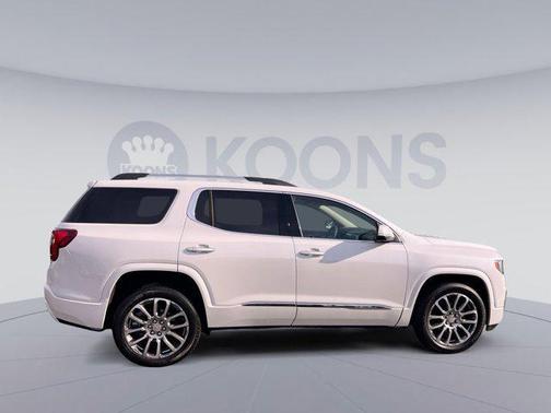 2023 GMC Acadia Denali