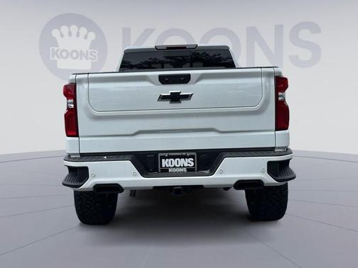 Summit White 2026 Chevrolet Silverado 1500 RST