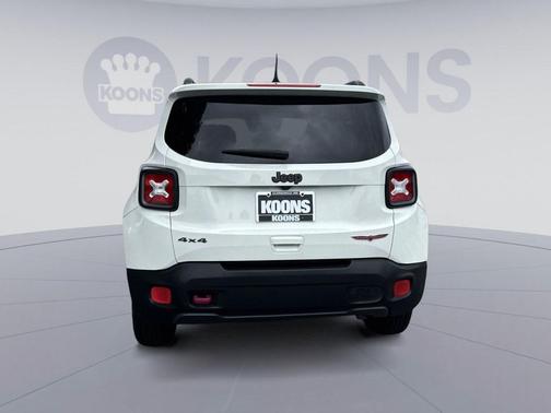 Alpine White 2018 Jeep Renegade Trailhawk
