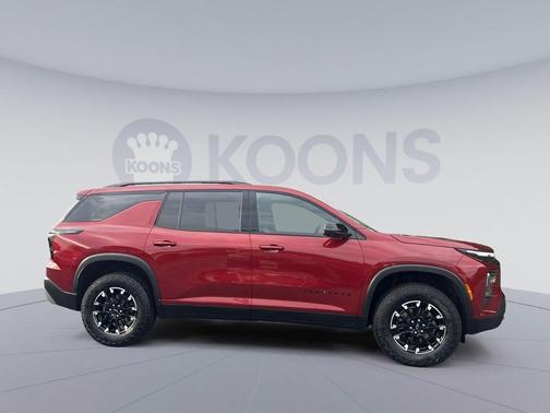 Radiant Red Tintcoat 2025 Chevrolet Traverse AWD Z71