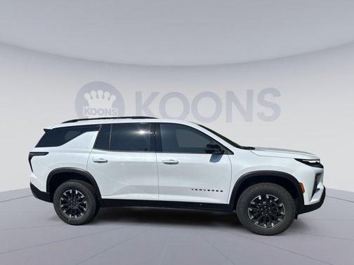 Polar White Tricoat 2026 Chevrolet Traverse AWD Z71