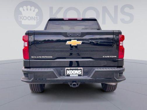2025 Chevrolet Silverado 1500 Custom