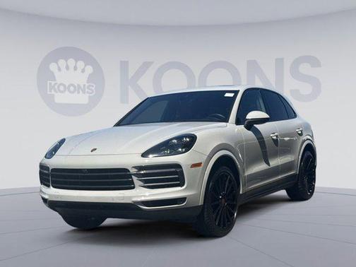 Gray 2022 Porsche Cayenne Platinum Edition