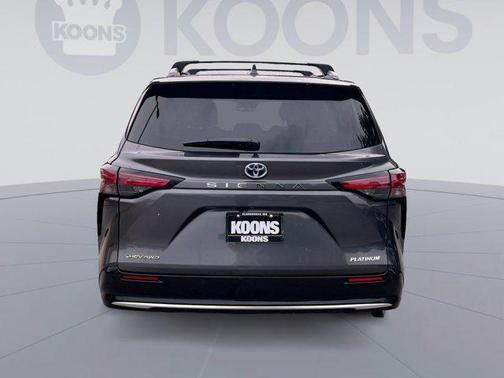 2025 Toyota Sienna Platinum 7 Passenger