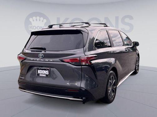 2025 Toyota Sienna Platinum 7 Passenger
