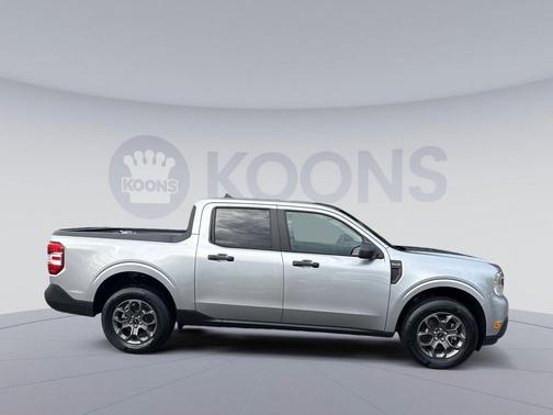 ICONIC SILVER METALLIC 2024 Ford Maverick XLT