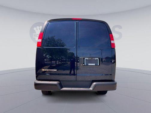 2025 Chevrolet Express 2500 RWD 2500 Regular Wheelbase WT