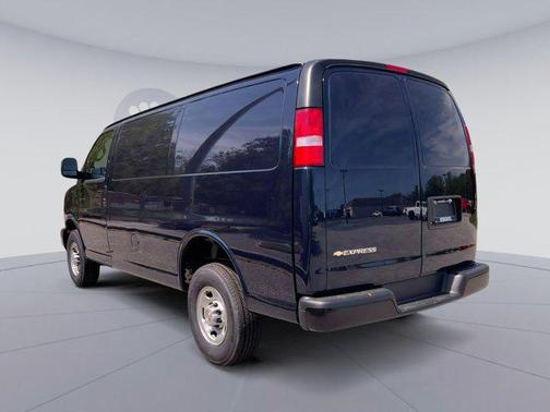 2025 Chevrolet Express 2500 RWD 2500 Regular Wheelbase WT