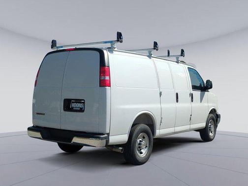 2025 Chevrolet Express 2500 RWD 2500 Regular Wheelbase WT