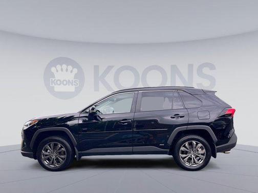 2022 Toyota RAV4 Hybrid XLE Premium