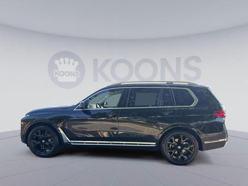 Black Sapphire Metallic 2026 BMW X7 xDrive40i