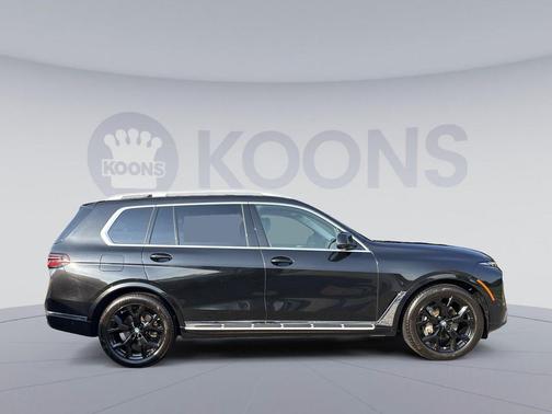 Black Sapphire Metallic 2026 BMW X7 xDrive40i