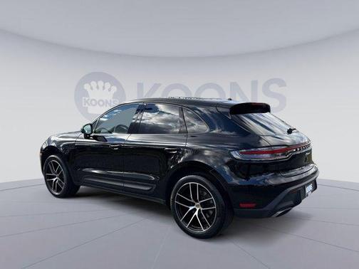 2024 Porsche Macan Base
