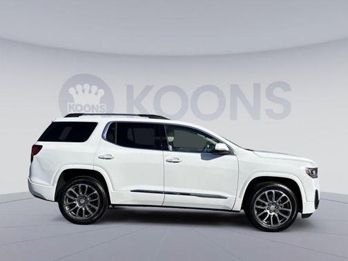 2023 GMC Acadia Denali