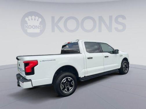 OXFORD WHITE 2022 Ford F-150 Lightning XLT
