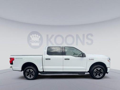 OXFORD WHITE 2022 Ford F-150 Lightning XLT