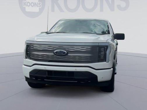 OXFORD WHITE 2022 Ford F-150 Lightning XLT