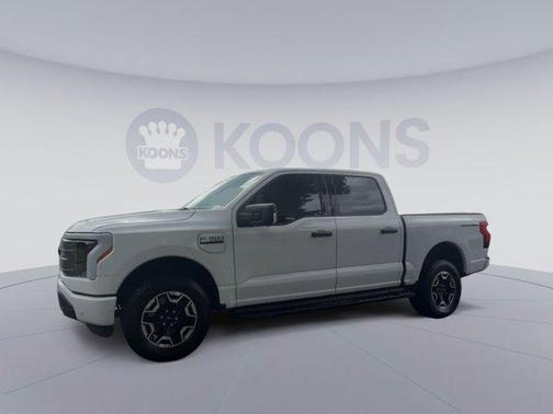 OXFORD WHITE 2022 Ford F-150 Lightning XLT
