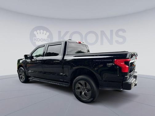 AGATE BLACK METALLIC 2024 Ford F-150 Lightning Flash