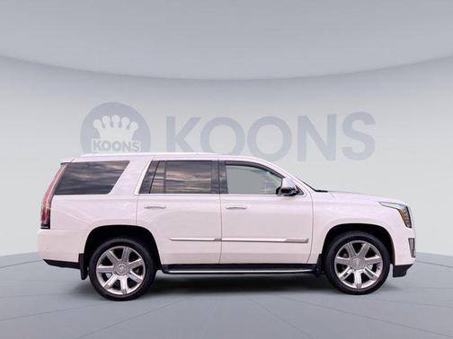 2017 Cadillac Escalade Luxury