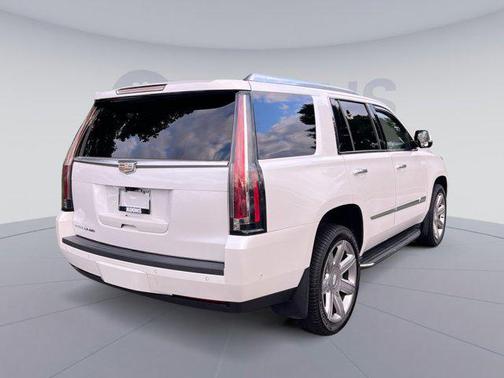 2017 Cadillac Escalade Luxury