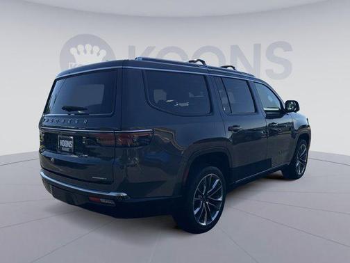 Baltic Gray Metallic Clearcoat 2022 Jeep Wagoneer Series III 4x4