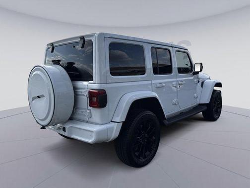 Bright White Clearcoat 2022 Jeep Wrangler Unlimited High Altitude 4x4