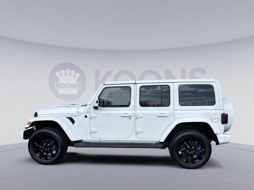Bright White Clearcoat 2022 Jeep Wrangler Unlimited High Altitude 4x4