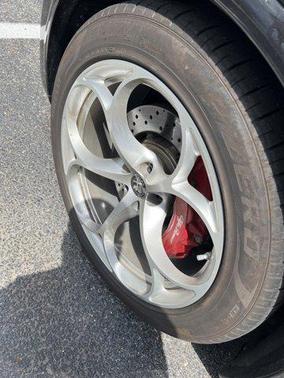 Photo 4 of 12 of 2021 Alfa Romeo Stelvio Quadrifoglio