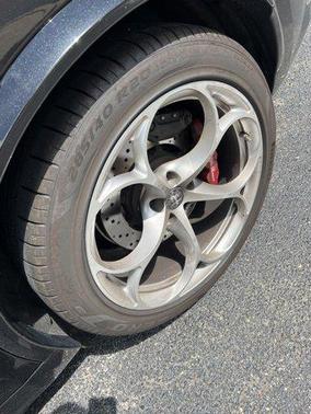 Photo 3 of 12 of 2021 Alfa Romeo Stelvio Quadrifoglio