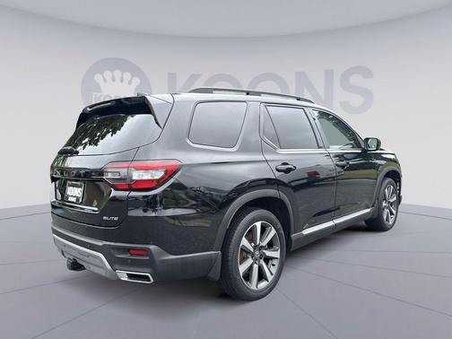 Crystal Black Pearl 2025 Honda Pilot Elite