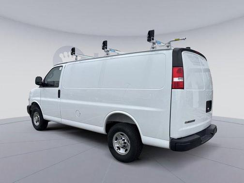 2025 Chevrolet Express 2500 RWD 2500 Regular Wheelbase WT