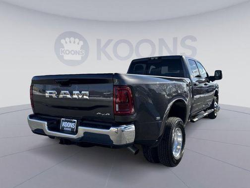 2025 RAM 3500 Tradesman Crew Cab 4x4 8' Box