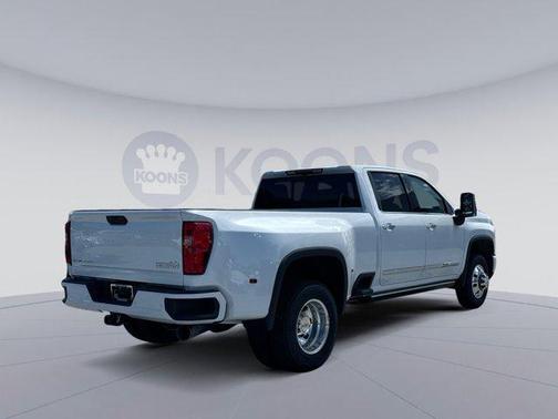 Polar White Tricoat 2026 Chevrolet Silverado 3500 High Country