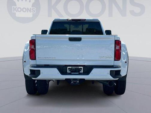 Polar White Tricoat 2026 Chevrolet Silverado 3500 High Country