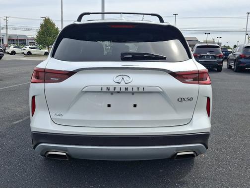 2023 INFINITI QX50 LUXE