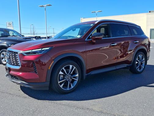 2022 INFINITI QX60 LUXE