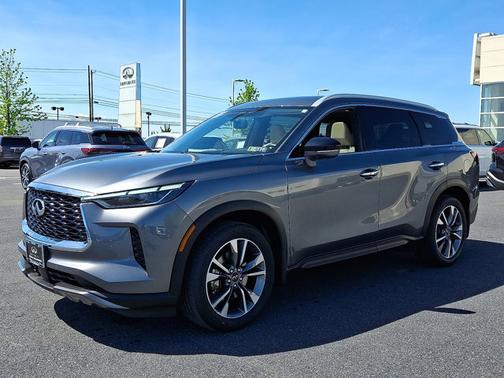 2022 INFINITI QX60 LUXE
