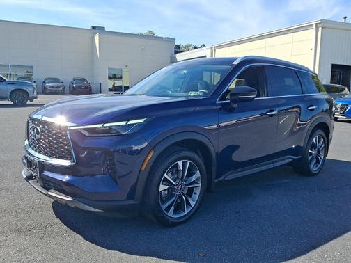 2022 INFINITI QX60 LUXE