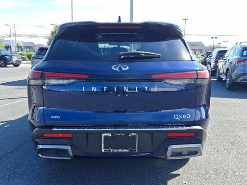 2022 INFINITI QX60 LUXE