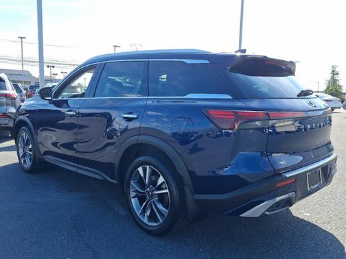 2022 INFINITI QX60 LUXE