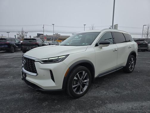 2023 INFINITI QX60 LUXE